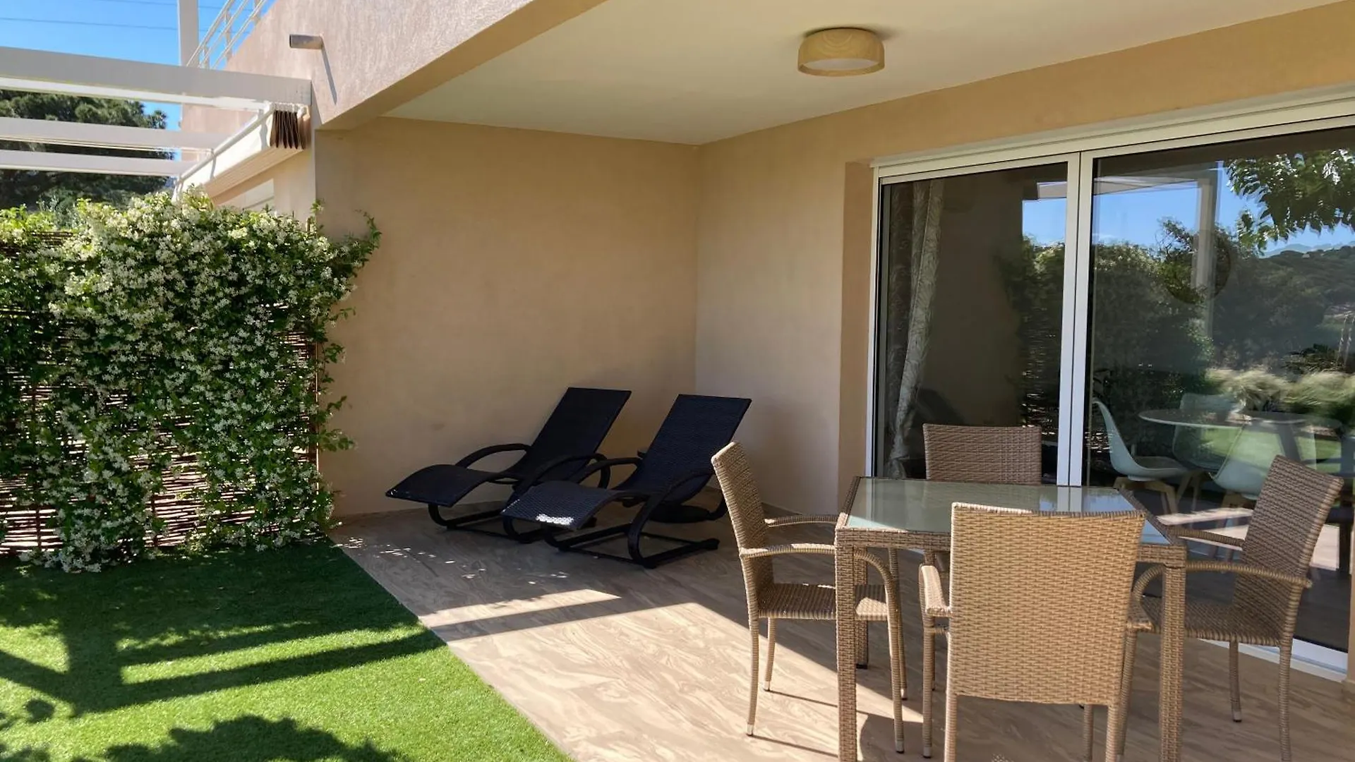 La Bastide Du Soleil Apartment Sainte-Maxime